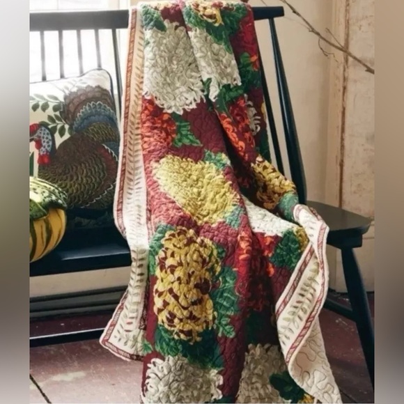 John Derian Quilted Mum Throw Blanket - Picture 6 of 7